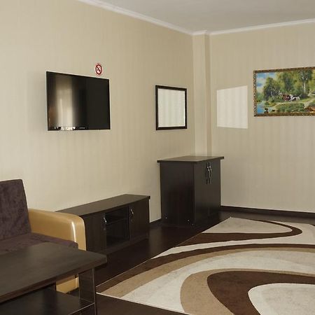 Home Hotel Astana Екстериор снимка
