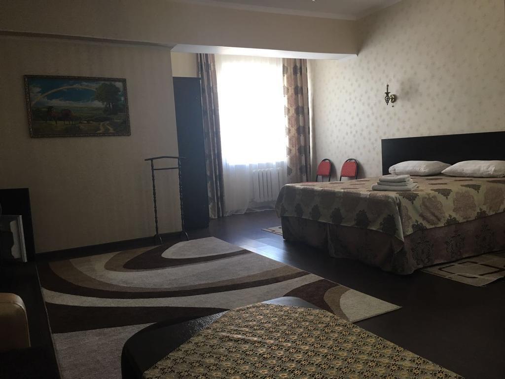 Home Hotel Astana Екстериор снимка