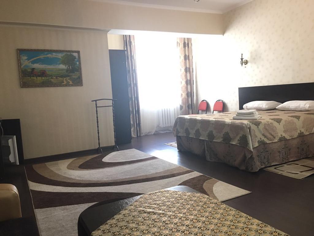 Home Hotel Astana Екстериор снимка