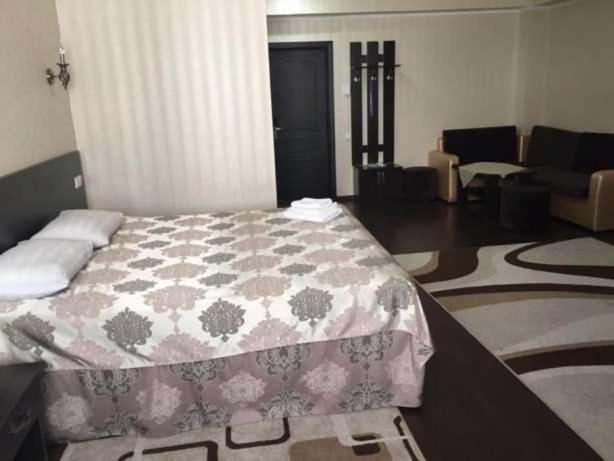 Home Hotel Astana Екстериор снимка